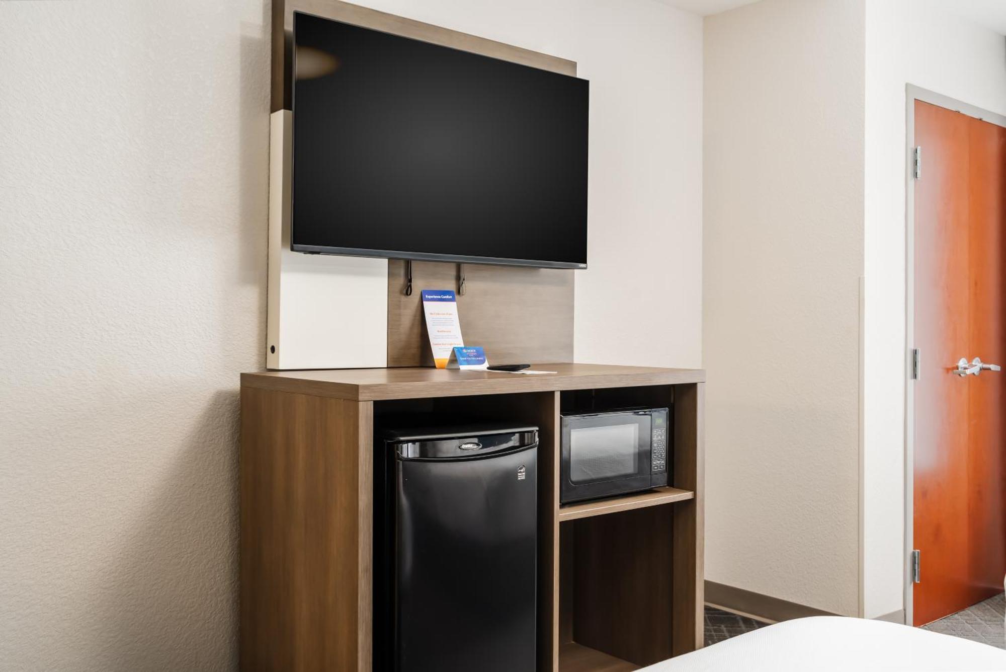 คอมฟอร์ต สวีท โคลัมเบีย นอร์ทอีสต์ - ฟอร์ต แจ็กสัน Hotel ภายนอก รูปภาพ